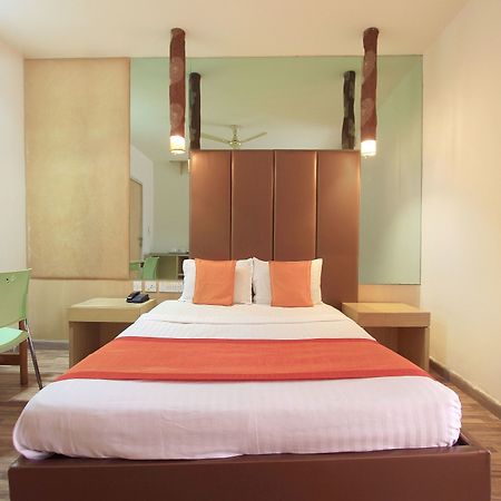 Purple Inn Boutique Hotel Mysore Esterno foto